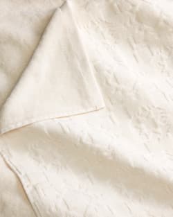 ALTERNATE VIEW OF SCULPTED TOWEL COLLECTION IN IVORY image number 2