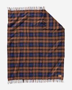 FLAT VIEW OF MOTOR ROBE WITH LEATHER CARRIER IN SHELTER BAY PLAID image number 2