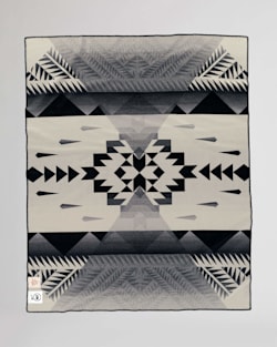 NIKE N7 BLANKET IN BLACK image number 2