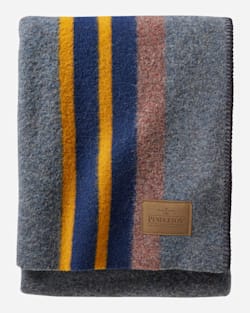 YAKIMA CAMP THROW IN LAKE image number 1