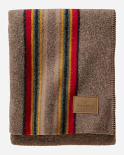 Shop Cozy Camp Throws: Luxurious Comfort | Pendleton Shop Cozy Camp Throws: Luxurious Comfort | Pendleton