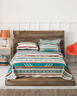 ADDITIONAL VIEW OF TURQUOISE RIDGE BLANKET IN TURQUOISE image number 4