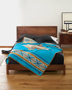 ADDITIONAL VIEW OF PAGOSA SPRINGS BLANKET IN TURQUOISE image number 4