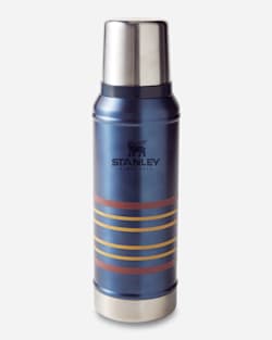 ALTERNATE VIEW OF STANLEY CLASSIC INSULATED BOTTLE IN NIGHTFALL image number 3