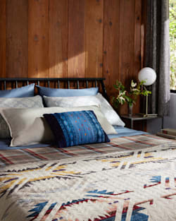 ALTERNATE VIEW OF WHITE SANDS PRINTED QUILT SET IN IVORY MULTI image number 5