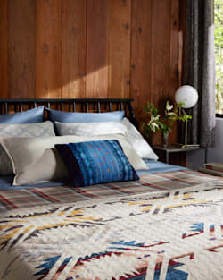 ALTERNATE VIEW OF WHITE SANDS PRINTED QUILT SET IN IVORY MULTI image number 7