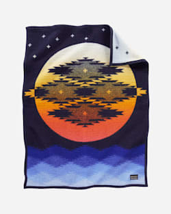 MOON DANCE CRIB BLANKET IN BLUE image number 1