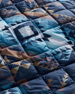 ALTERNATE VIEW OF PACKABLE THROW IN NAVY PILOT ROCK image number 2