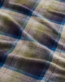 ALTERNATE VIEW OF MOTOR ROBE THROW WITH CARRIER IN HAYSTACK PLAID image number 3