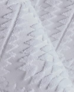 ALTERNATE VIEW OF RANCHO ARROYO TOWEL COLLECTION IN BRIGHT WHITE image number 5