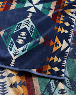 ALTERNATE VIEW OF DIAMOND PEAK SPA TOWEL IN NAVY image number 3