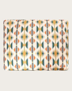ALTERNATE VIEW OF FALCON COVE ALL SEASON PET BED - NAPPER IN BEIGE FALCON COVE image number 2