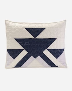 GOOSE LAKE PIECED QUILT SET IN IVORY/NAVY image number 1