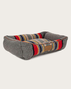 ALTERNATE VIEW OF YAKIMA CAMP PET BED - KUDDLER IN GREEN HEATHER image number 4