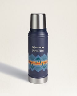 STANLEY CLASSIC INSULATED BOTTLE IN WILDLAND HEROES image number 1