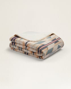 PRAIRIE TRAIL SHERPA BLANKET IN TAN MULTI image number 1