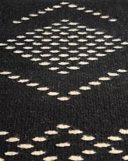 ALTERNATE VIEW OF MIL DIAMONDS RUG IN BLACK/IVORY image number 3