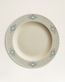 STONEWARE DINNER PLATES IN BEADED SANDSHELL image number 1