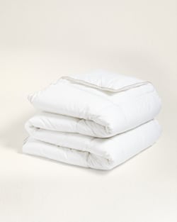 DOWN ALTERNATIVE COMFORTER IN WHITE image number 1