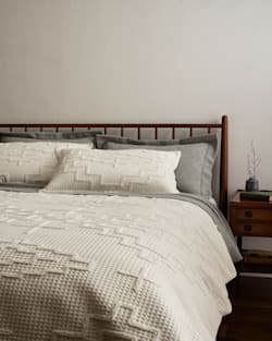 ALTERNATE VIEW OF KIVA STEPS COMFORTER SET IN IVORY image number 2