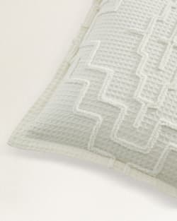 ALTERNATE VIEW OF KIVA STEPS COMFORTER SET IN IVORY image number 3