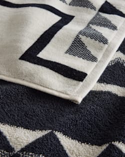 ALTERNATE VIEW OF OXBOW SPA TOWEL IN BLACK/WHITE image number 4
