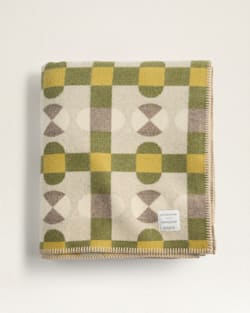 ALTERNATE VIEW OF SCHOOLHOUSE X PENDLETON BLANKET IN HOPSCOTCH OLIVE image number 4