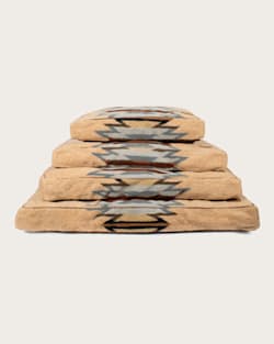 ALTERNATE VIEW OF WYETH TRAIL PET BED - NAPPER IN BEIGE image number 4