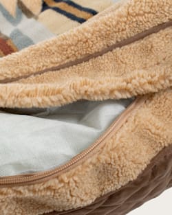 ALTERNATE VIEW OF WYETH TRAIL PET BED - NAPPER IN BEIGE image number 5