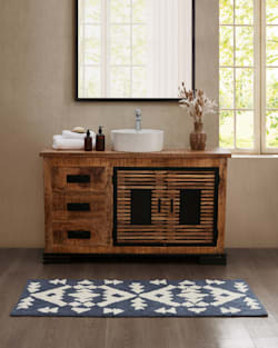 ALTERNATE VIEW OF DIAMOND PEAK BATH RUG IN BLUE/WHITE image number 5