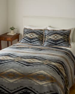 ALTERNATE VIEW OF TUMALO RIDGE BLANKET IN GREY MULTI image number 5