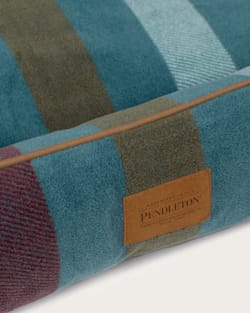 ALTERNATE VIEW OF CABIN STRIPE PET BED - KUDDLER IN SHALE MULTI image number 3