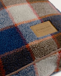 ALTERNATE VIEW OF MOUNTAIN PLAID PET BED - NAPPER IN BLUE/TAN image number 3