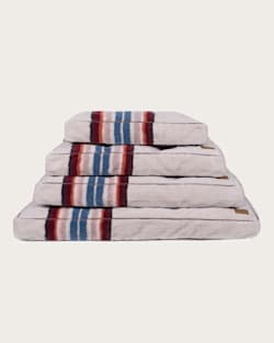 ALTERNATE VIEW OF SERAPE PET BED - NAPPER IN ROSEWOOD image number 4