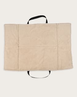 ALTERNATE VIEW OF NEHALEM PET TRAVEL BED IN GREY TONAL image number 2
