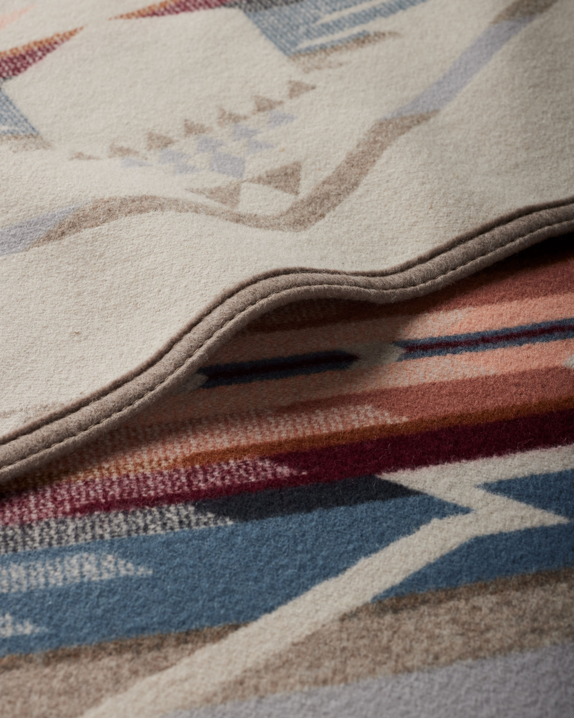 Pendleton White Sands Bath Towel in Brown Tones